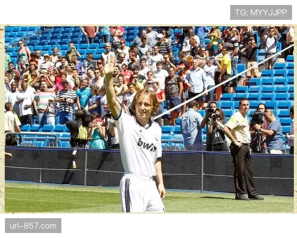 莫德里奇替补出场稳定皇马中场节奏